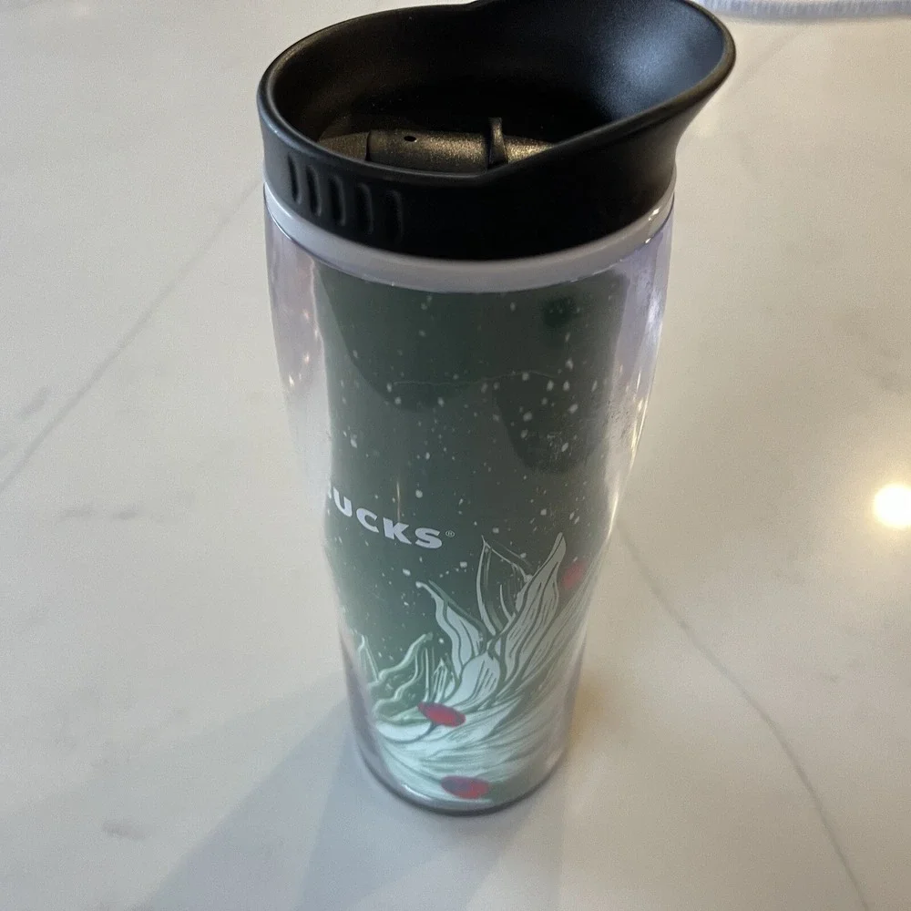 Starbucks Winter Holiday 2020 16 oz Tumbler Green With Holly Berries Plastic